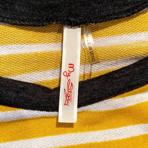 Yellow and Grey raglan tee with white stripes. Size medium/large - Picture 2 of 2